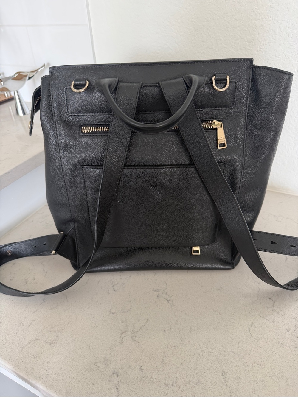 MINA BAIE Harper Backpack Leather Midi Black/Gold - Picture 6 of 11